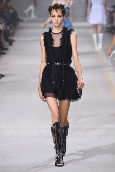 Look 19
